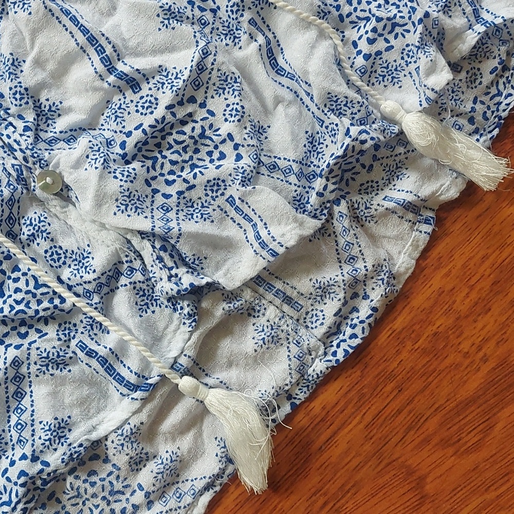 Cold‎ shoulder top - Picture 4 of 8